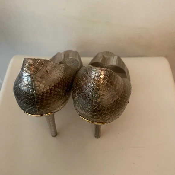 Women’s Dior open toe high heels. Pre owned but still looks good. - Picture 9 of 12